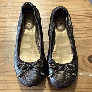 Women’s size 7 flats